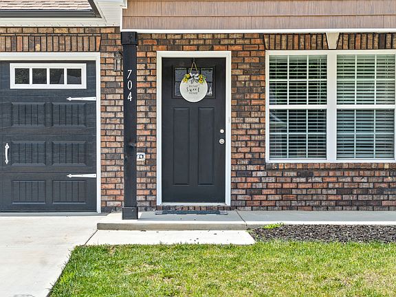 5th image of 704 Jim Brown Dr