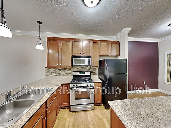 5th image of 2150 S Main St Ste 207