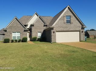 400 Robin Cv, Senatobia, MS 38668