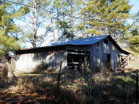 3rd image of 139 Cougar Alley Dr