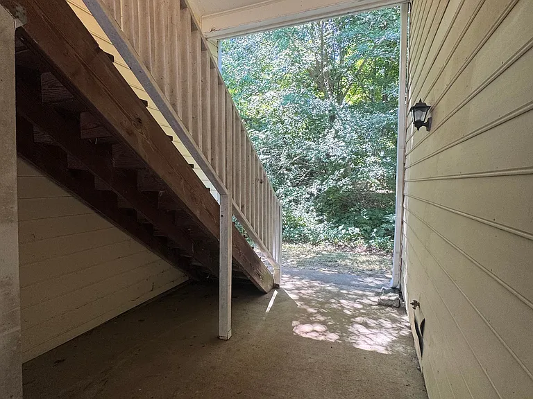 519 Mystic Dr #C — Photo 2