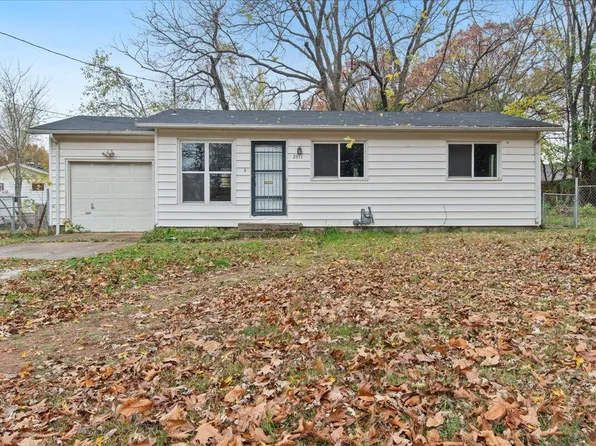 2911 E Grand Street, Springfield, MO 65804