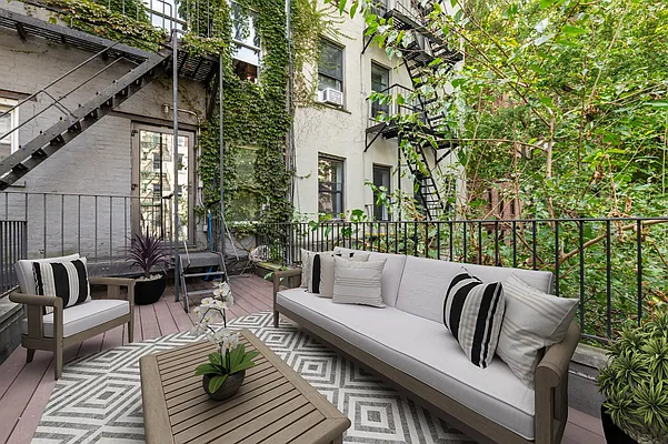 Rented by REAL New York | media 7