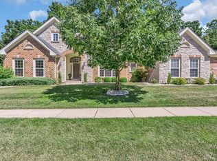 831 Arbor Chase Dr, Ballwin, MO 63021