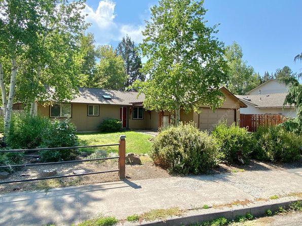 1435 SE Lostine Cir