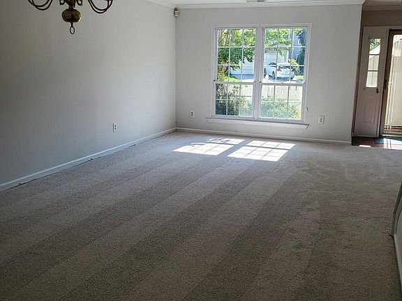 3rd image of 261 Tulip Tree Ct