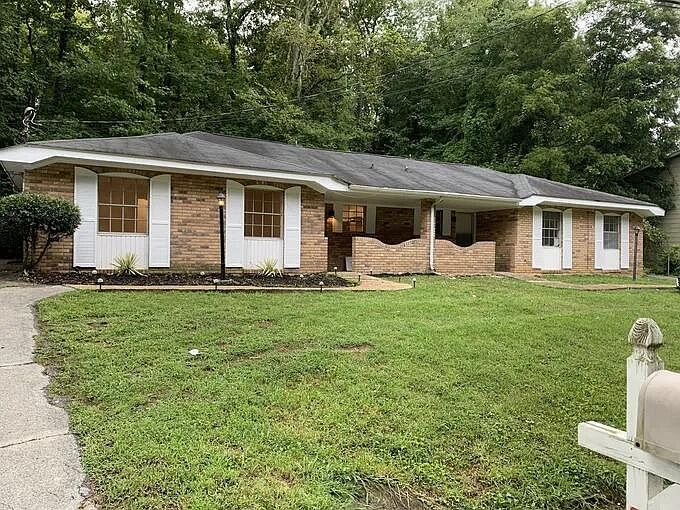 1st image of 3210 Gleason Dr