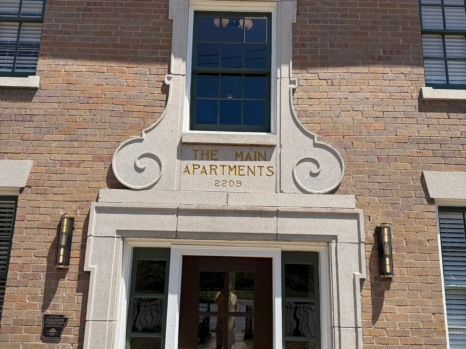 2 bed, 900 sqft, $1,300 — Photo 3