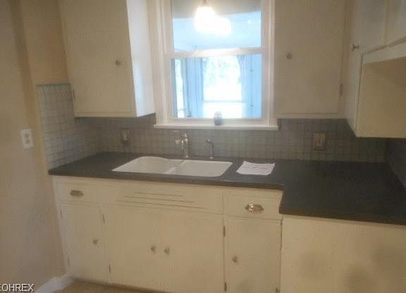 2nd image of 4207 W 227th St
