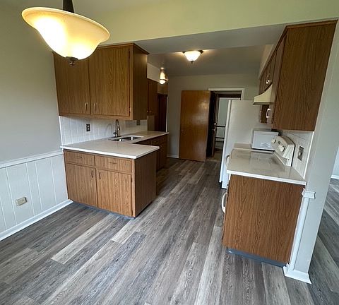 4th image of 1516 Robin Ln