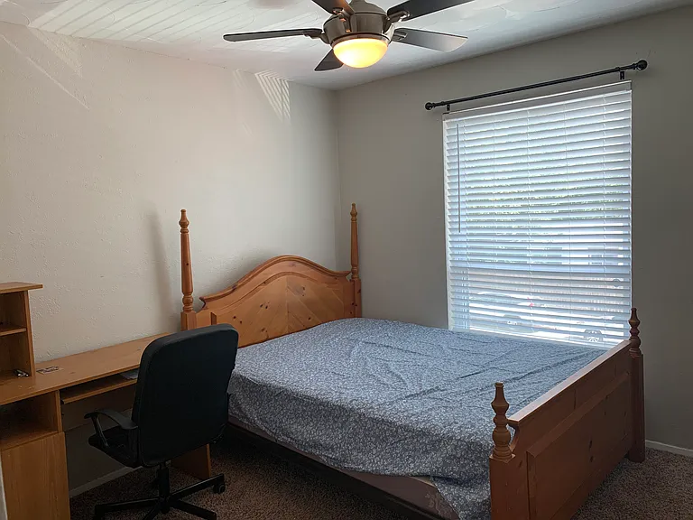2401 Manor Rd #208 — Photo 3