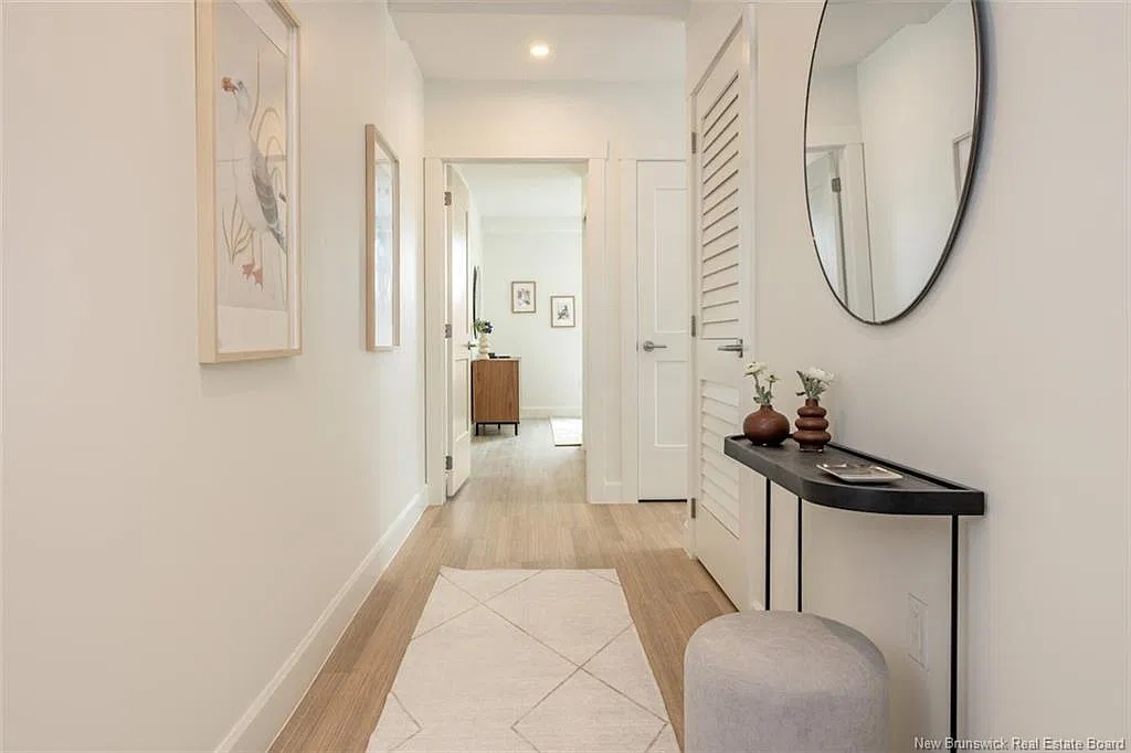 2 bed, 1.0 bath, 794 sqft, $4,300 — Photo 2