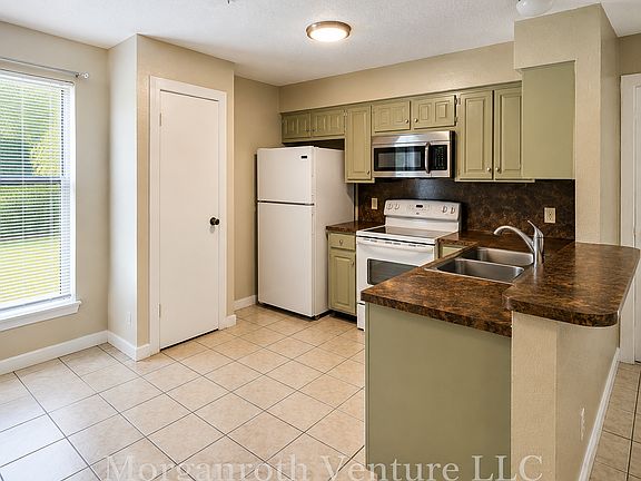 kitchen with breakfast bar