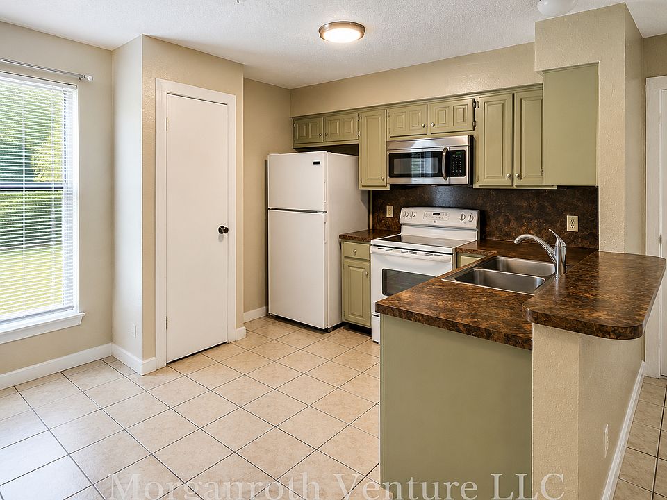 kitchen with breakfast bar