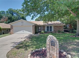 7605 Ripple Creek Ct, Fort Worth, TX 76120