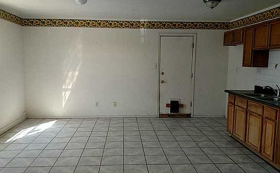 4th image of 11969 Kings Crest Dr