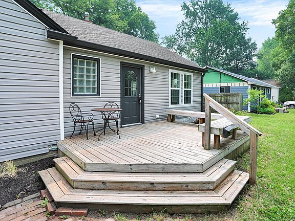 5th image of 5619 Rosslyn Ave