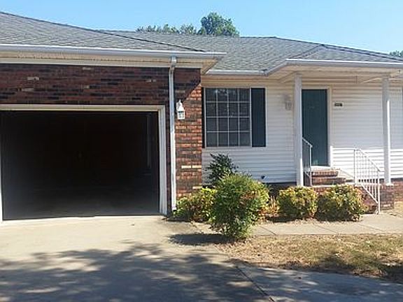 2nd image of 1010 Northwood Dr #B