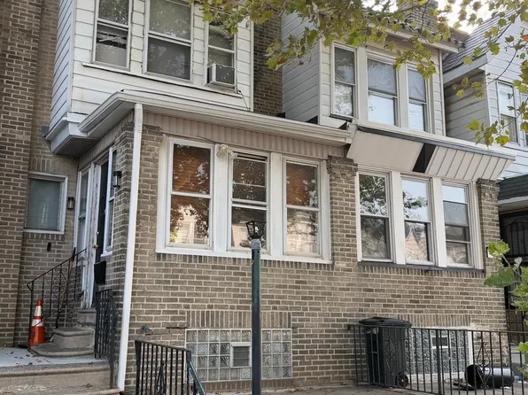 918 Bridge St, Philadelphia, PA 19124