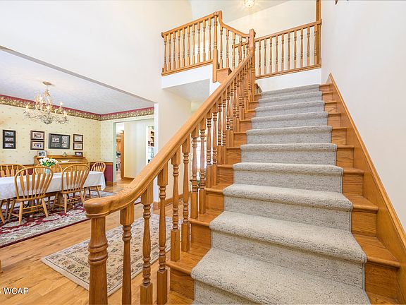 4th image of 736 Arlington Rd