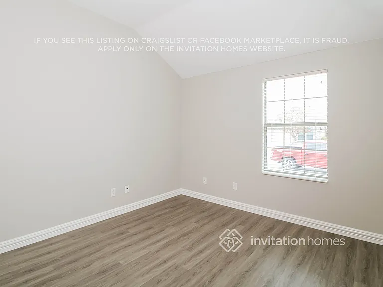 1040 English Ivy Dr — Photo 9