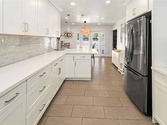 4th image of 12672 Charmaine Ln