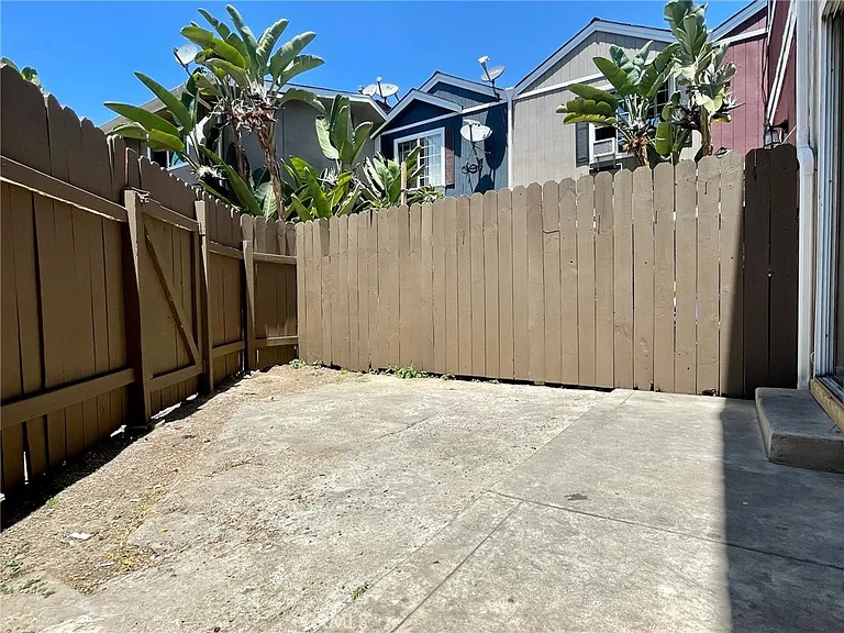 1985 Pomona Ave #M — Photo 14