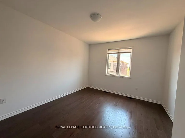 1514 Moira Cres — Photo 11