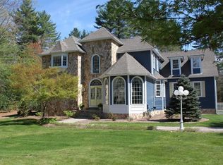 5 Windsor Dr, Foxboro, MA 02035