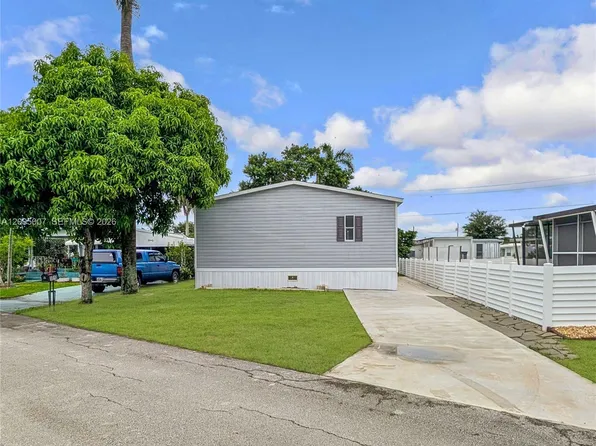 1910 SW 85th Ln, Davie, FL 33324
