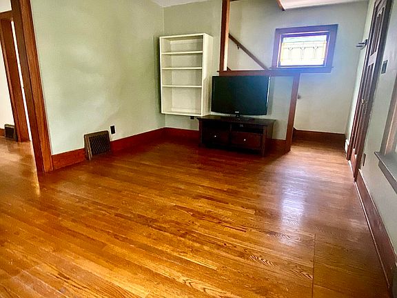 4th image of 506 N Hayford Ave