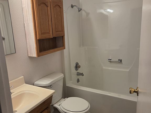 5th image of 1512 W Maple Ave