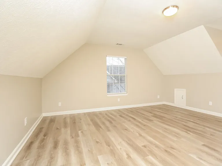 403 Watersedge Ln — Photo 12