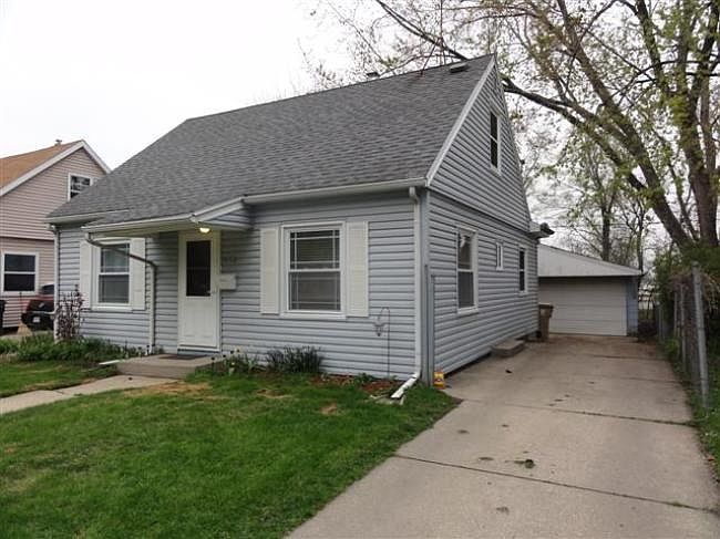 2nd image of 2726 Myrtle St