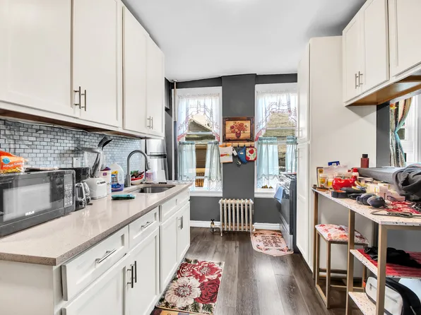 95-07 Cresskill Place image 17 of 21