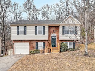 1932 Connors Ct, Salem, VA 24153