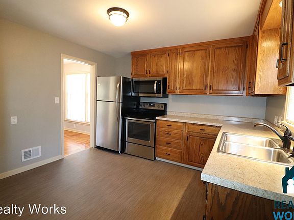 5th image of 410 N Cotner Blvd