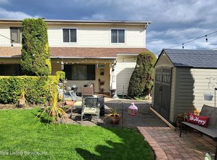 11 Greentree Ln, Staten Island, NY 10314