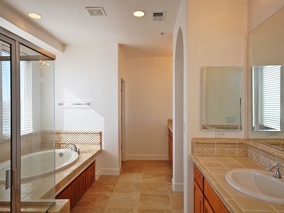 3rd image of 21 Mandalay Pl