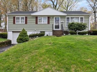 101 Beatrice Dr, West Haven, CT 06516