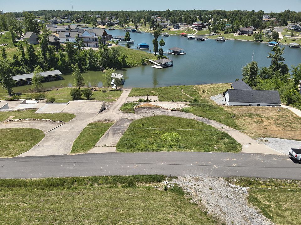 2nd image of 551 Sherwood Dr