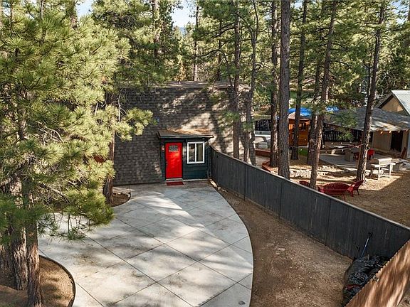2nd image of 529 Pinewood Dr