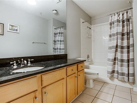 5th image of 2305 Worthington St APT 303