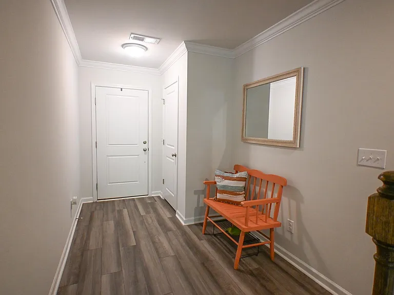 552 Kingfisher Ct — Photo 3