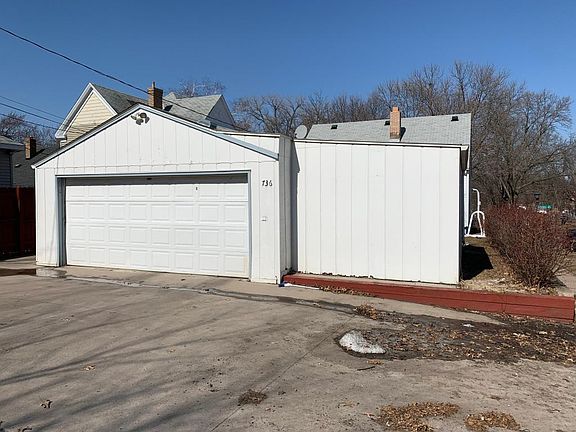 3rd image of 736 Lawson Ave E