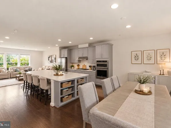 10720 Viognier Ter, Fairfax, VA 22030