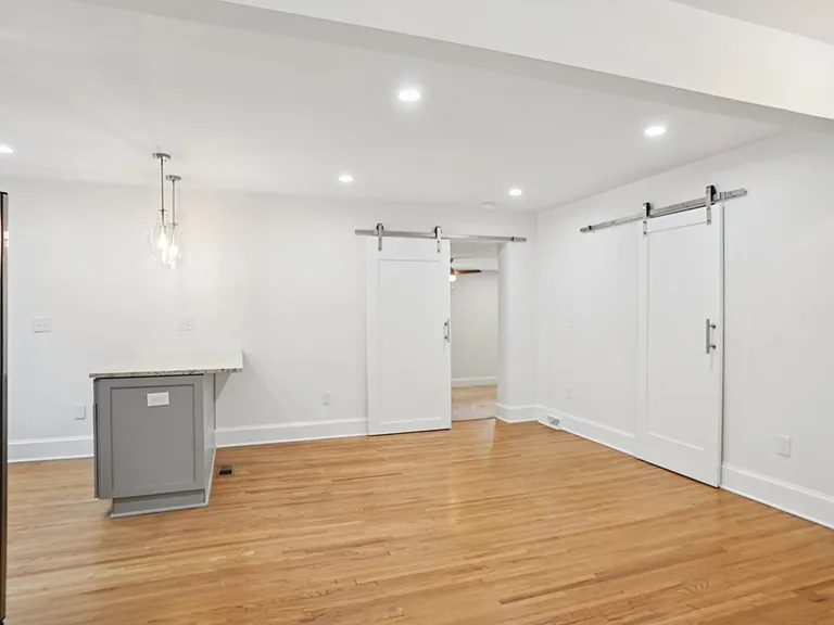 2318 Amesbury Ave — Photo 6
