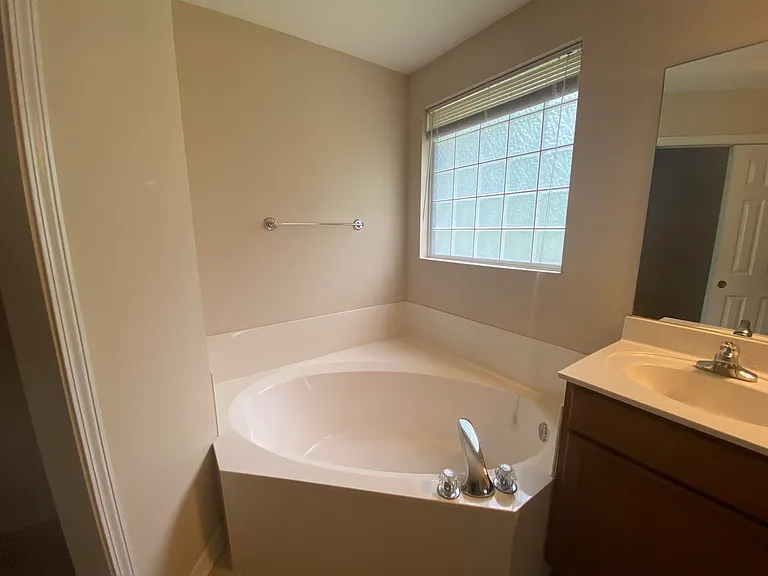 2360 Crescent Rd — Photo 10
