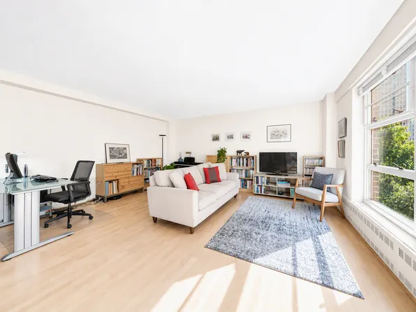 80 La Salle Street image 1 of 17