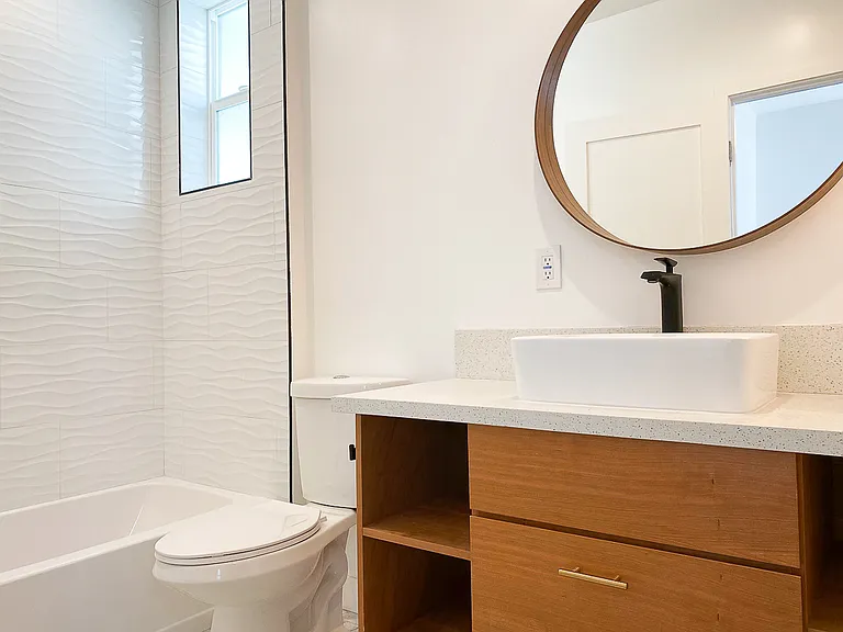 3003 S Cloverdale Ave — Photo 17
